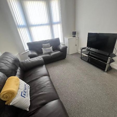Вилла Large 3 Bed - 10 Mins To Centre Ливерпуль Экстерьер фото